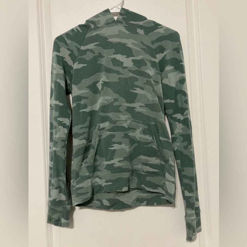 Athleta Girl Lightweight Camo Hoodie Girls XL (14)